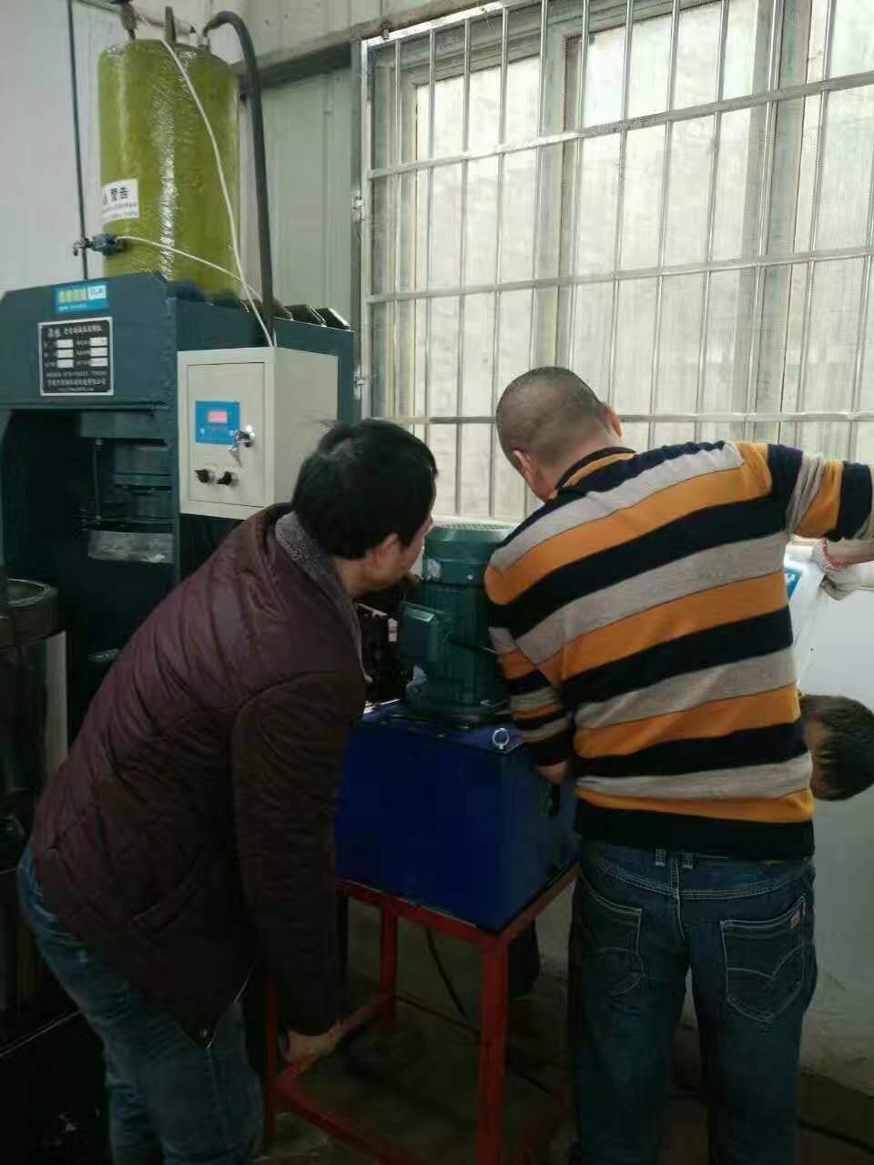 常德液壓壓榨機(jī),常德固液分離機(jī),常德壓濾機(jī),常德粉碎機(jī) 常德液壓壓榨機(jī),常德固液分離機(jī),常德壓濾機(jī),常德粉碎機(jī)